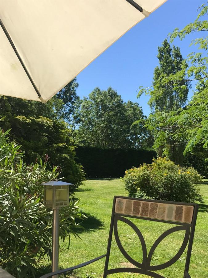 Logis De Pierre Levee Bed & Breakfast Bessines Bagian luar foto