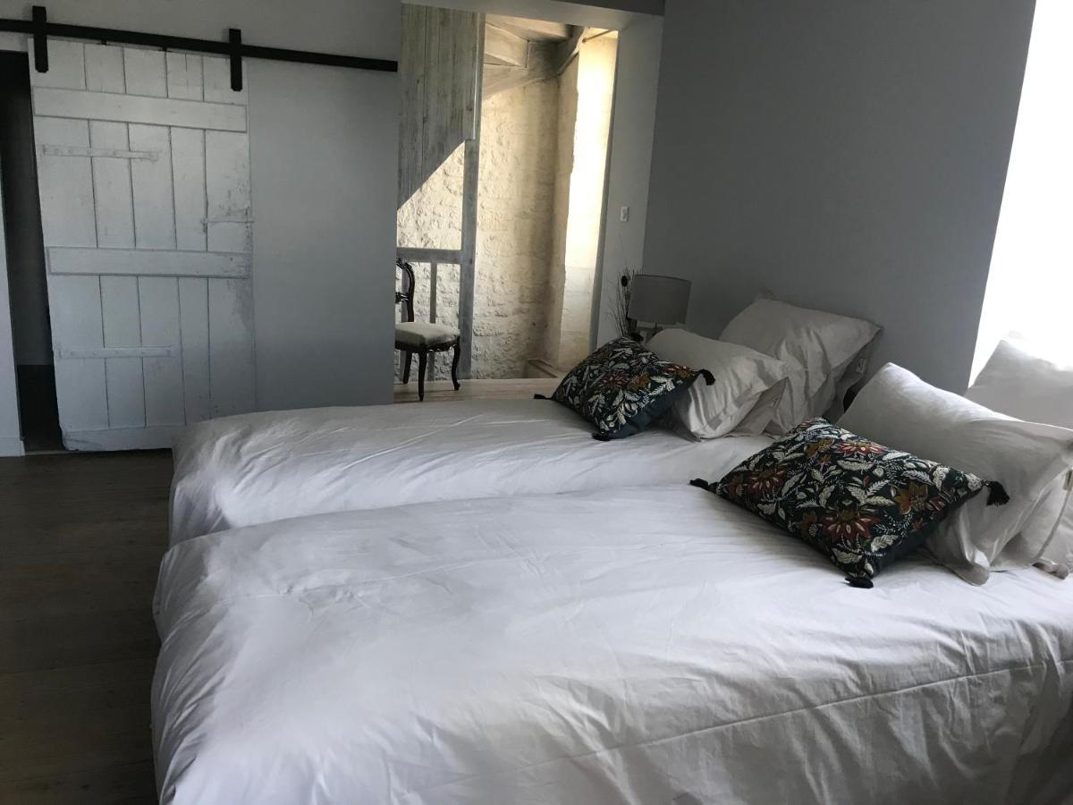 Logis De Pierre Levee Bed & Breakfast Bessines Bagian luar foto